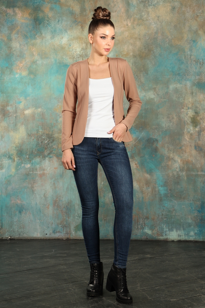 Фото товара 7640, бежевый женский жакет